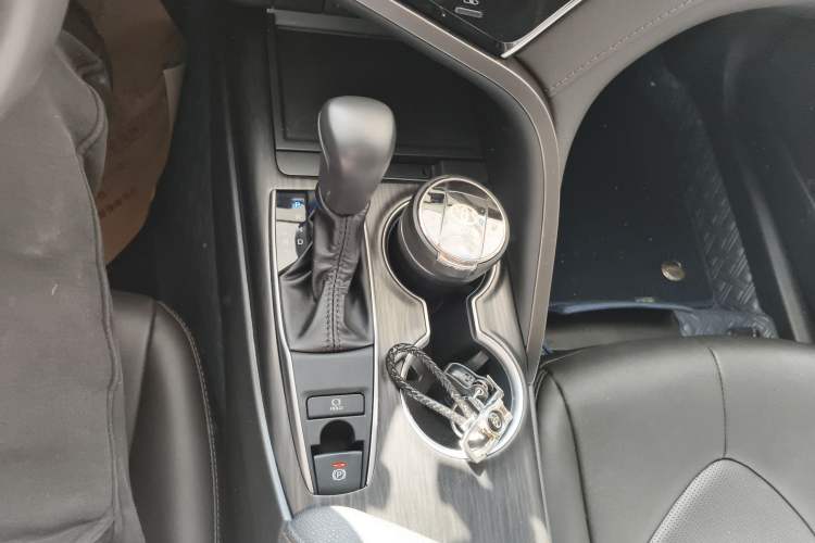 Used Toyota Camry 2023 2.0G Luxury Edition