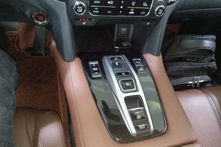 Used Honda UR-V 2020 370TURBO Two-Wheel Drive Luxury Edition
