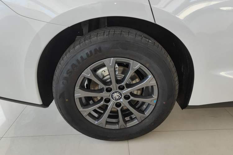 Used BYD Qin L 2025 DM-i Smart Drive 80KM Leading Model