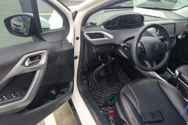 Used Peugeot 2008 2014 1.6L Manual Fashion Edition
