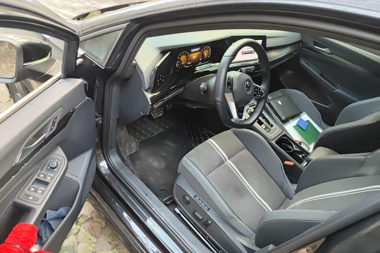 Used Volkswagen Golf 2023 280TSI DSG R-Line Lite
