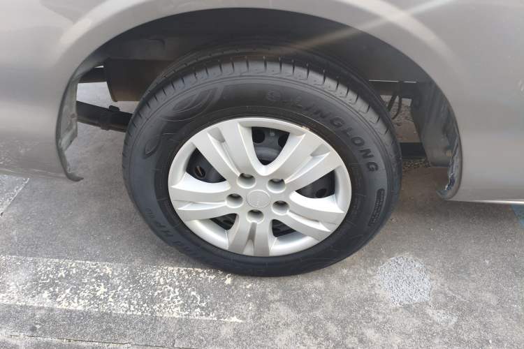 Used FORTHING Lingzhi 2022 M5L 1.6L Utility Model 7 Seats
