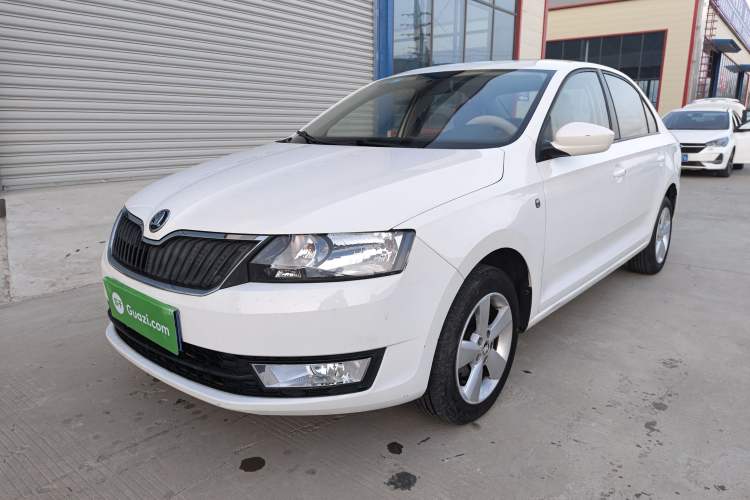 Used Skoda Rapid 2015 1.6L Manual Smart Selection Model