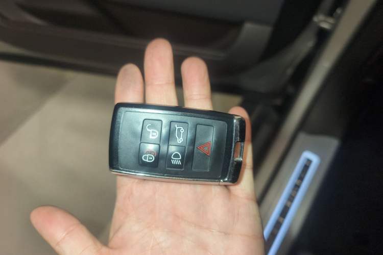 Used Land Rover Range Rover 2018 3.0 SC V6 Vogue Extended-Length Model