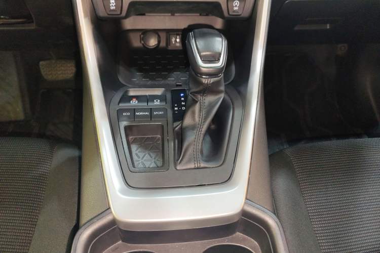 Used Toyota RAV4 2023 2.0L CVT Two-Wheel Drive Urban Edition
