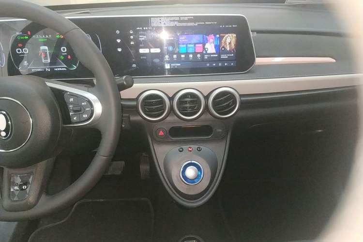 Used ORA Black Cat 2022 405 km Long-Range Version Ternary Lithium
