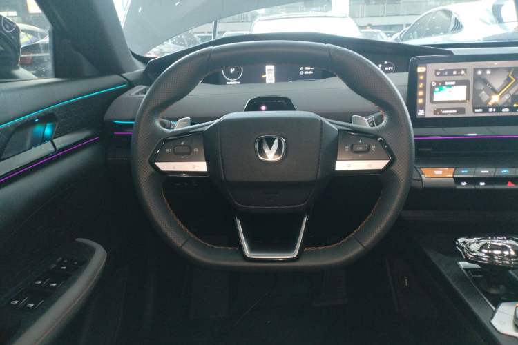 Used Changan UNI-V 2022 1.5T Prestige Version
