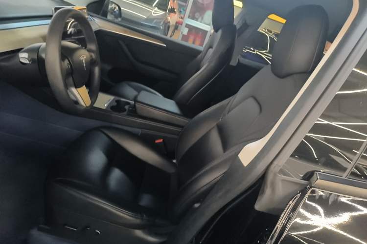 Used Tesla Model Y 2022 Rear-Wheel-Drive Version
