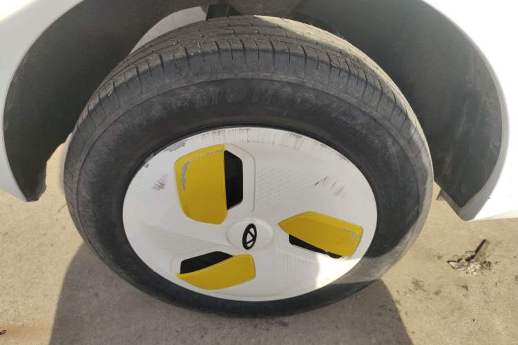 Used Chery QQ Ice Cream 2022 170km Sundae Phosphate Lithium-Ion
