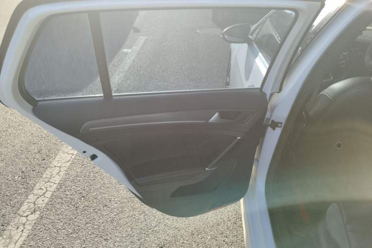 Used Volkswagen Golf 2016 1.4TSI Automatic R-Line
