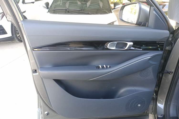 Used  E5 2024 440km Exploration Version
