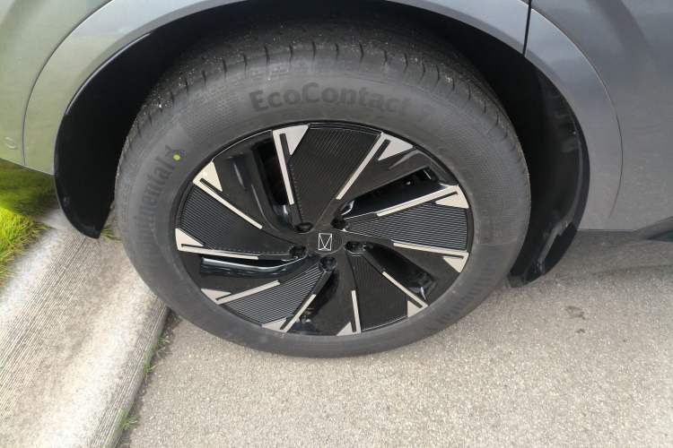 Used  07 2024 Pro+ All-Electric Version
