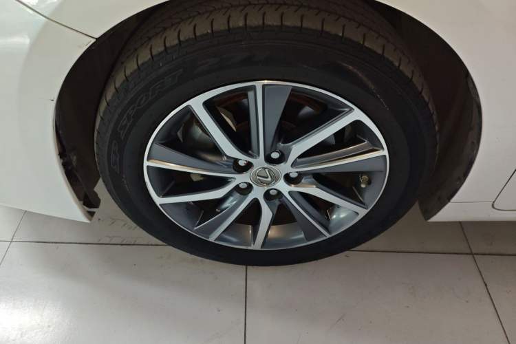 Used Lexus ES 2015 300h Luxury Edition