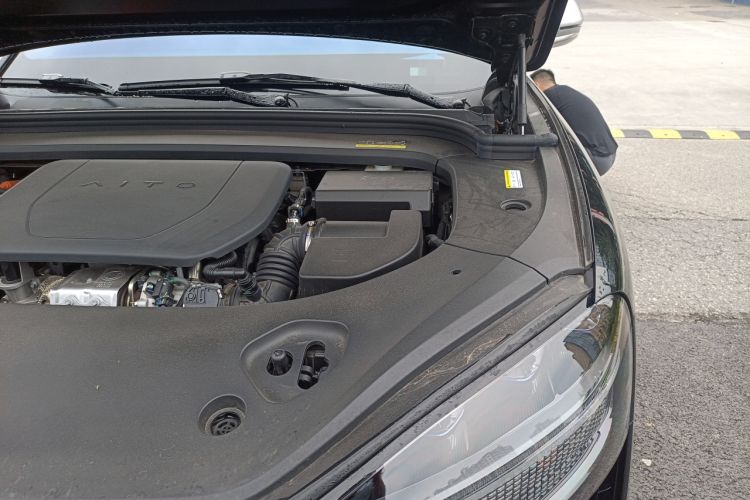 Used Hima AITO M9 2024 Range-Extended Ultra Version 42 kWh 6-Seater Model
