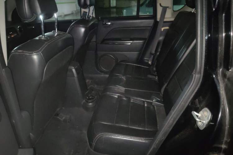 Used  Compass (Import) 2010 2.4L Four-Wheel Drive Limited Edition