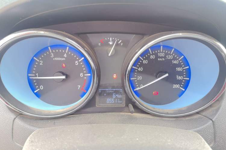 Used Cowin C3 2015 1.5L Manual Gold Diamond Edition
