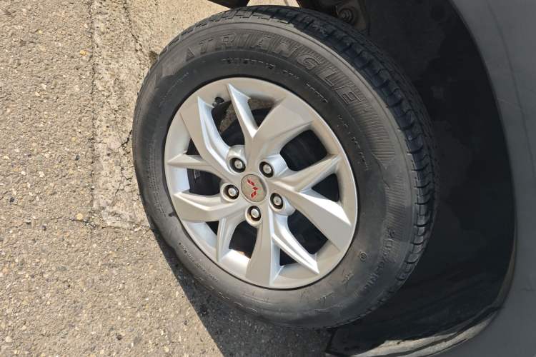 Used Wuling Hongguang S3 2019 1.5L Manual Standard Version China VI Standard
