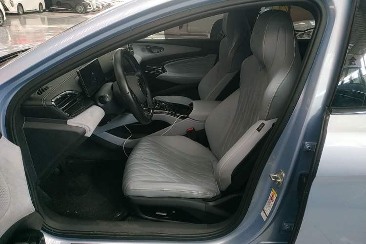 Used BYD Seal 2022 550 km Standard Range Rear-Wheel Drive Prestige Version
