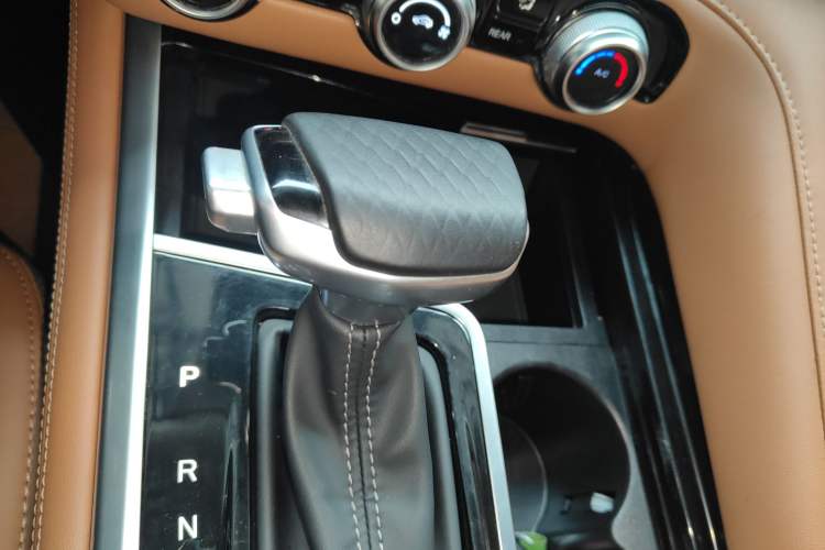 Used Changan CS95 2021 2.0T Two-Wheel Drive Luxury Version
