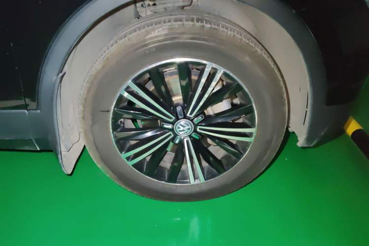 Used Volkswagen Tiguan L 2019 330TSI Automatic Two-Wheel Drive Panoramic Comfort Edition China VI Standard
