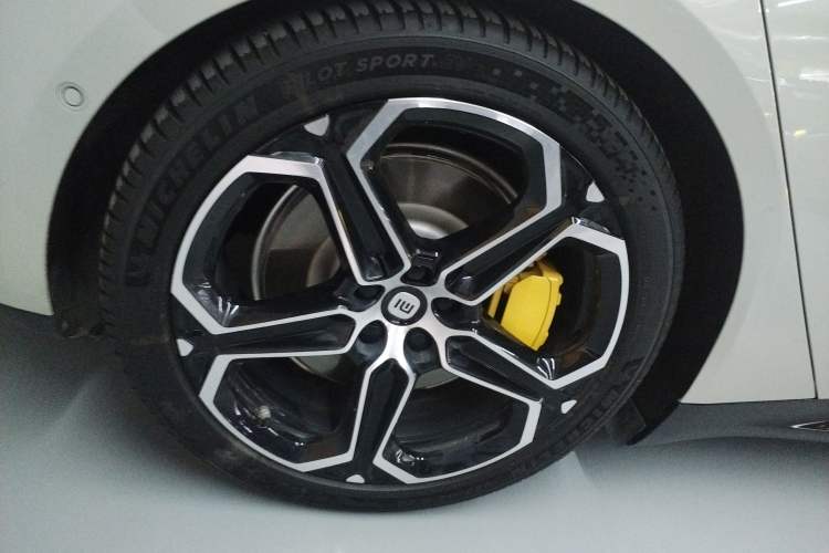 Used  SU7 2024 Four-Wheel Drive Ultra-Long Range Advanced Intelligent Driving Max Edition