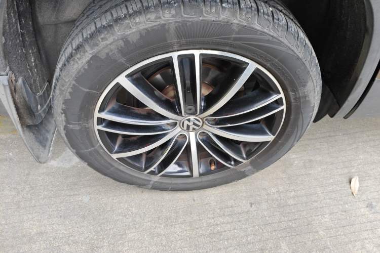 Used Volkswagen Tiguan 2015 2.0 TSI Automatic All-Wheel Drive Flagship Edition
