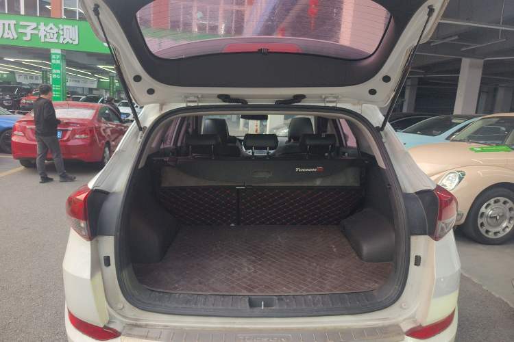 Used Hyundai Tucson 2018 1.6T Dual-Clutch Two-Wheel Drive 15th Anniversary Special Edition