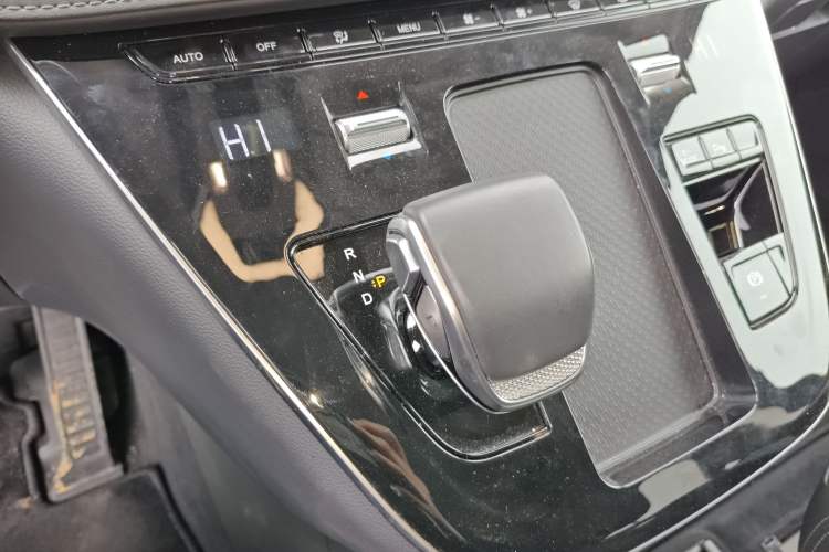 Used Hongqi HQ9 PHEV 2024 2.0T Four-Wheel Drive Business Edition
