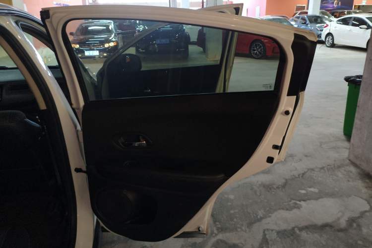 Used Honda Vezel 2017 1.8L CVT Front-Wheel Drive Pioneer Edition
