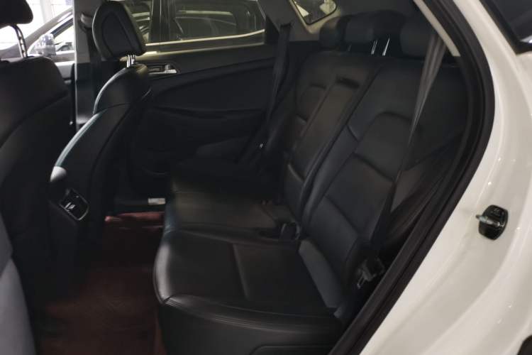 Used Hyundai Tucson 2015 1.6T Dual-Clutch Two-Wheel-Drive Smart Model
