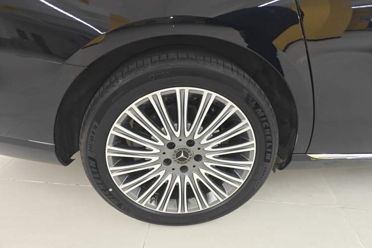 Used Mercedes-Benz E-Class 2023 Updated E 300 L Luxury Edition
