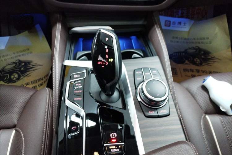 Used BMW 5 Series 2022 Second Facelift 530Li Luxury Edition Premium Package
