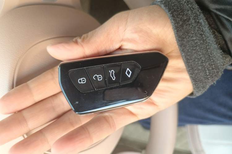 Used  Panda 2023 Panda Mini New Year Edition Treasure Bear
