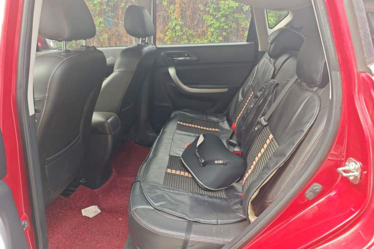 Used Changan CS35 2015 1.6L Automatic Luxury Model China IV Standard
