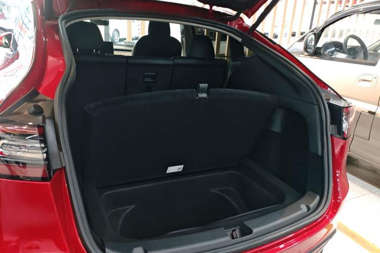 Used Tesla Model Y 2021 Long-Range All-Wheel-Drive Version 3D7
