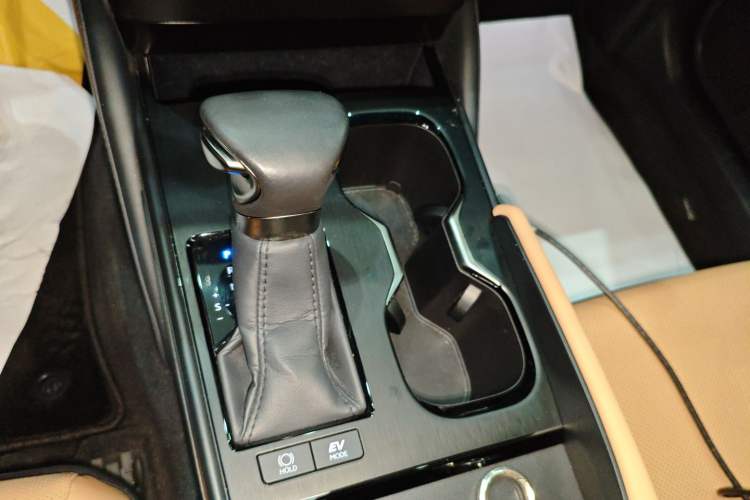 Used Lexus ES 2022 300h Excellence Edition
