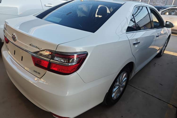Used Toyota Camry 2016 2.0G 10th Anniversary Leading Edition
