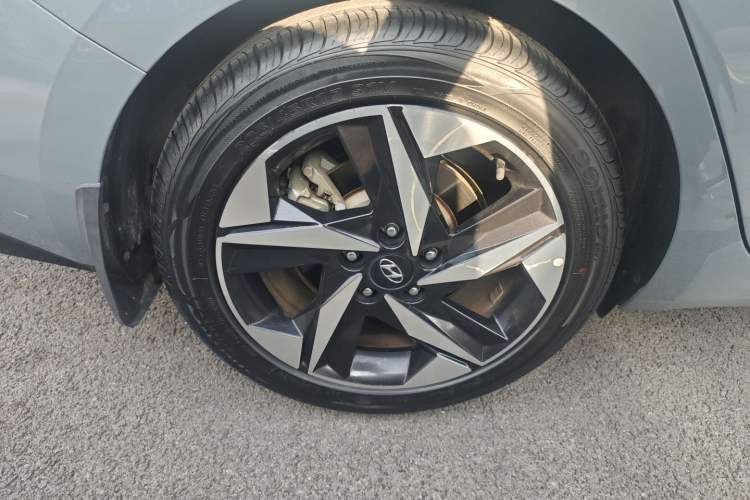 Used Hyundai Elantra 2021 1.5L CVT LUX Prestige Edition
