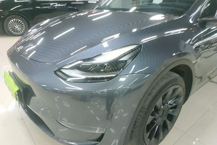 Used Tesla Model Y 2022 Long-Range All-Wheel-Drive Version
