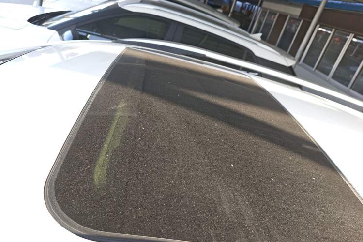 Used Venucia T70X 2016 2.0L CVT SmartFun Sport Edition
