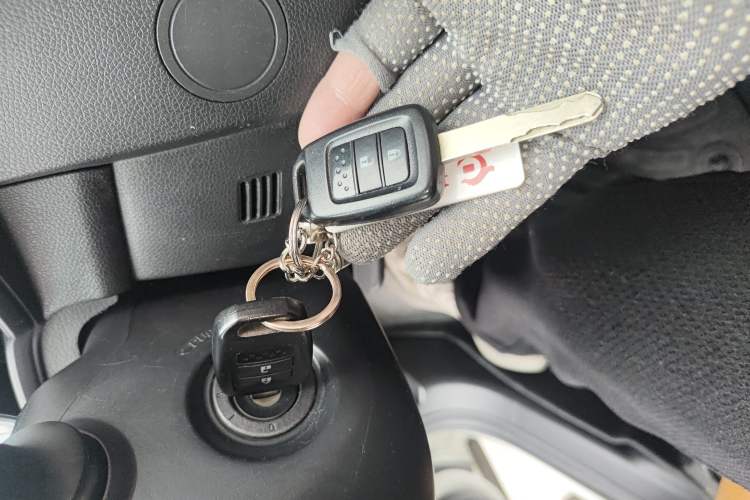 Used Honda Fit 2016 1.5L SES CVT Fashion Sunroof Edition
