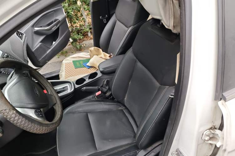 Used Ford Escort 2015 1.5L Automatic Fashion Model
