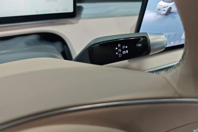 Used XPeng X9 2025 740 Ultra-Long Range Max