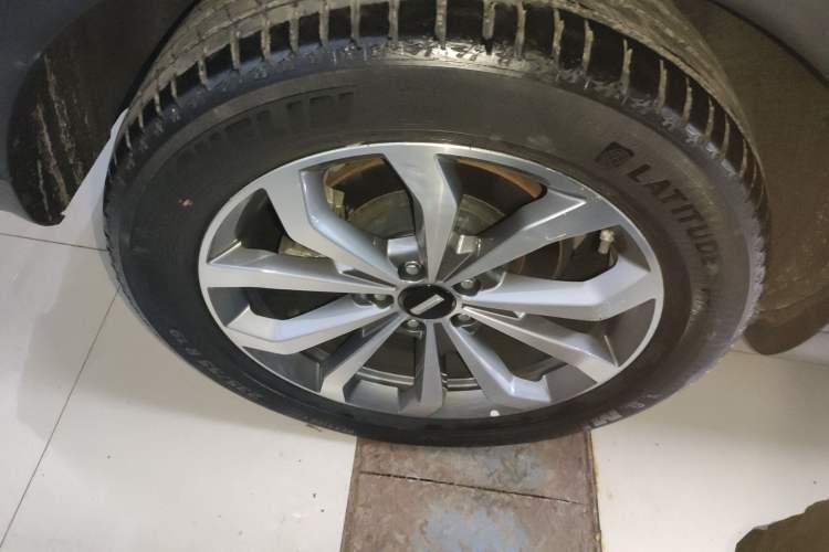 Used Wey VV6 2018 2.0T Two-Wheel-Drive Ultra-Luxury Version China V Standard