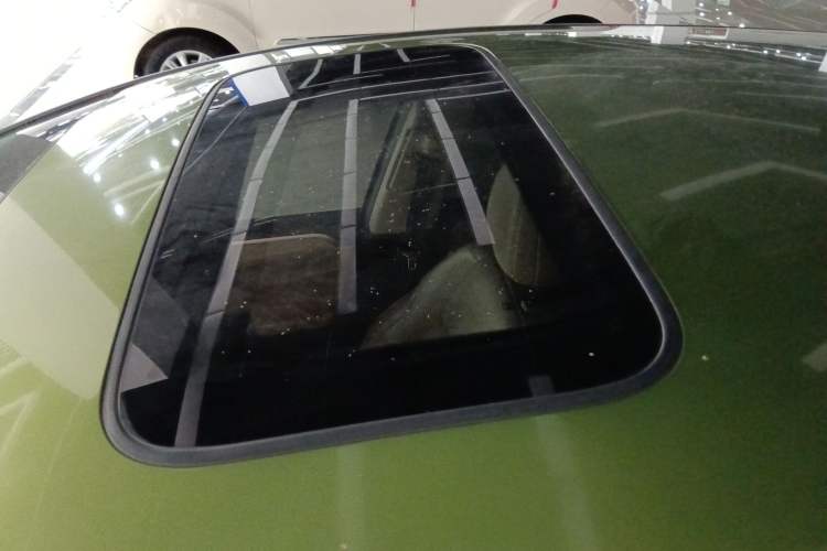 Used Honda Jade 2013 1.8L CVT Luxury Edition 5 seats
