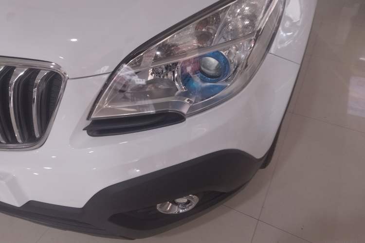 Used Buick Encore 2015 1.4T Automatic Two-Wheel Drive Urban Elite Version
