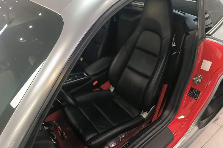 Used Porsche 718 2016 Cayman 2.0T
