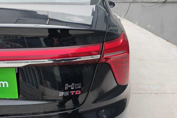 Used Hongqi H5 2023 1.5T DCT Smart Connect Flagship Edition
