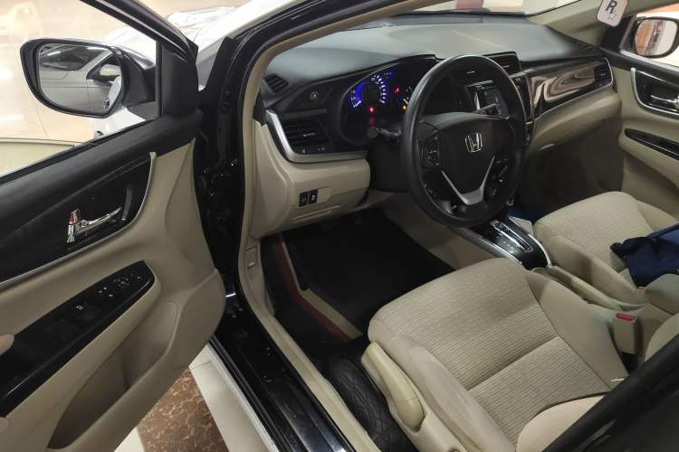 Used Honda Crider 2015 1.8L Automatic Luxury Edition
