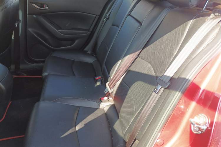 Used Mazda Mazda 3 Axela 2017 Sedan 1.5L Automatic Comfort Model Emission Standard China V
